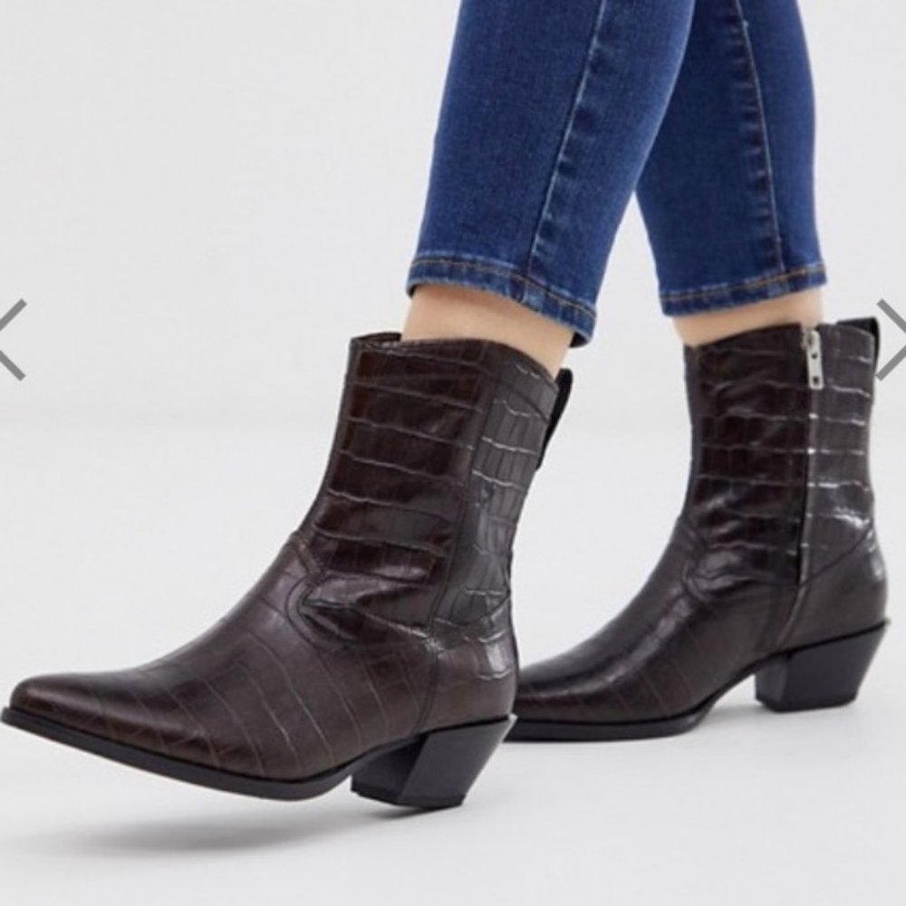 Vagabond Emily Croc-Embossed Brown Leather Booties
